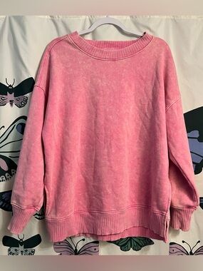 Acid washed side slip crew sweater